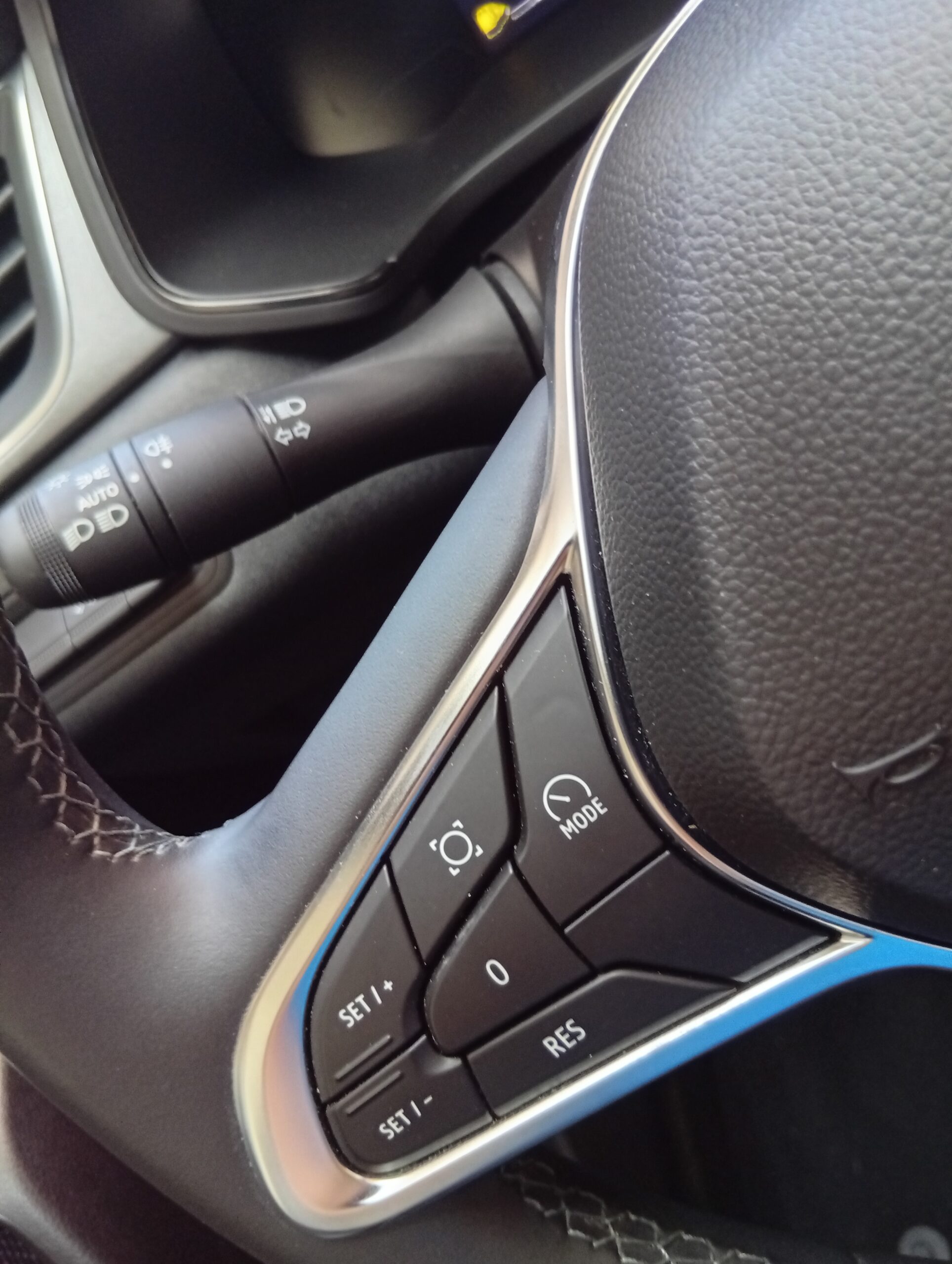 Renault new Captur 1,0 TCe 90cv Techno