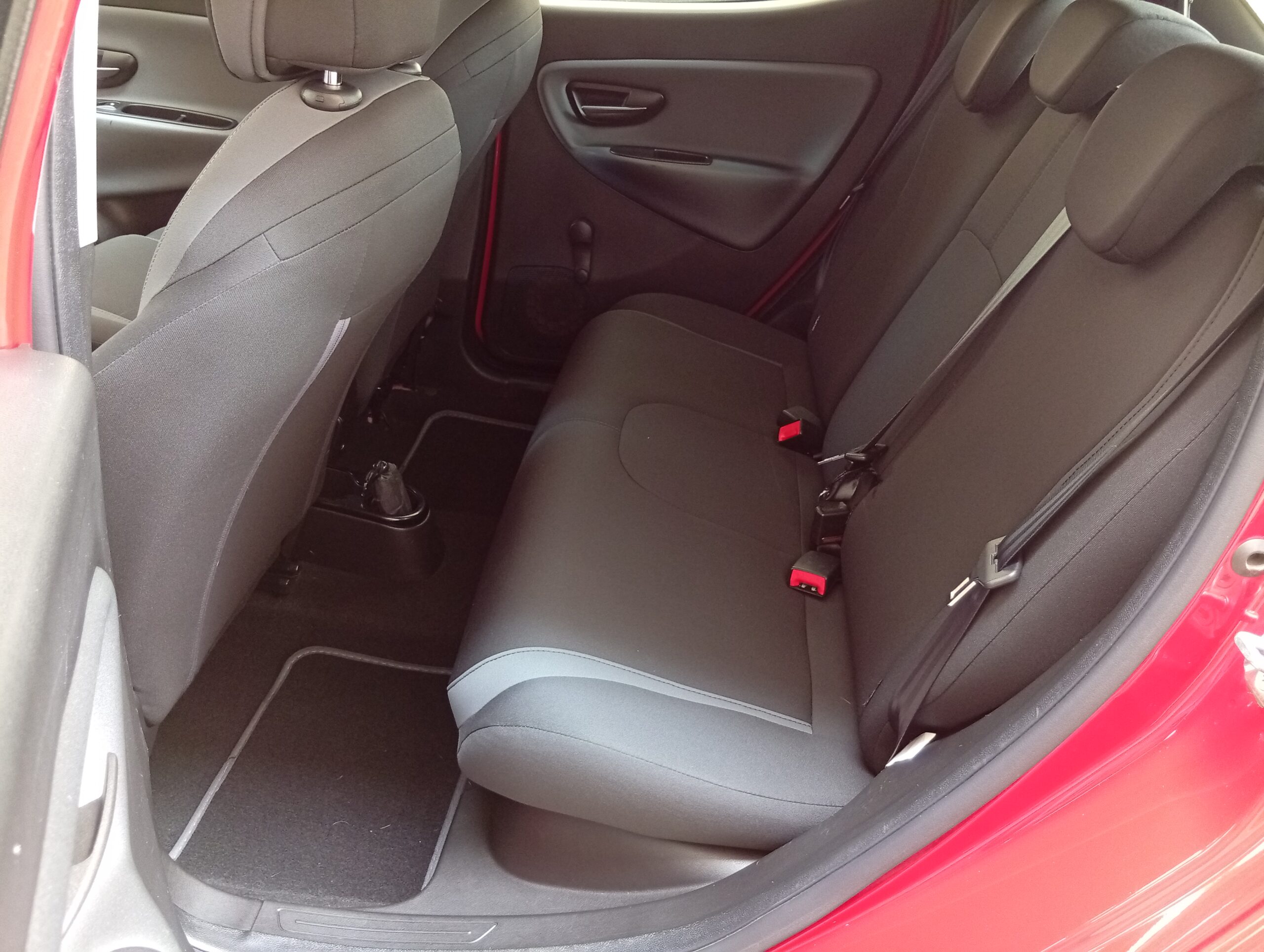 Lancia Ypsilon 1,2 Fire Gpl EcoChic 69cv Silver