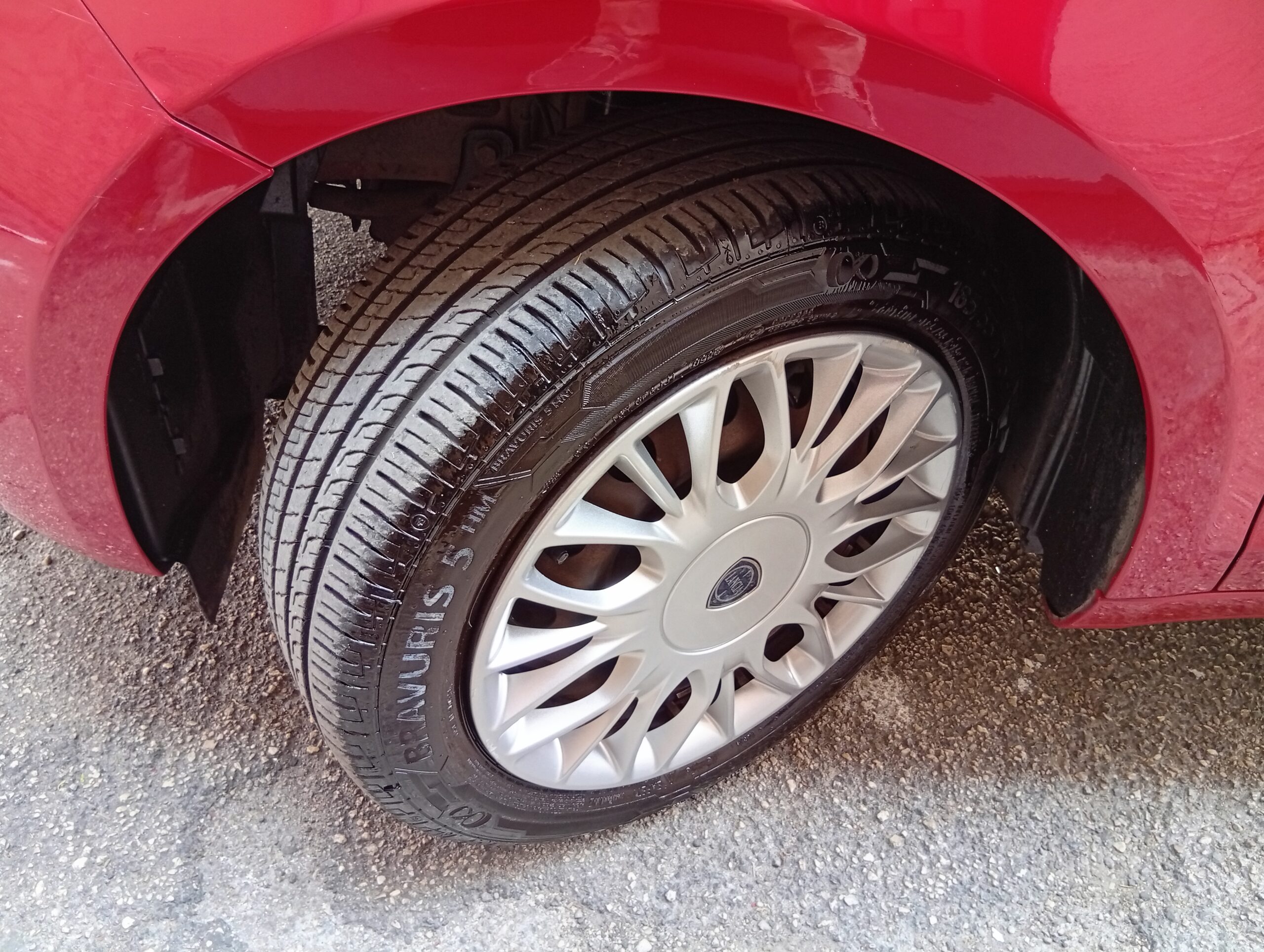 Lancia Ypsilon 1,2 Fire Gpl EcoChic 69cv Silver